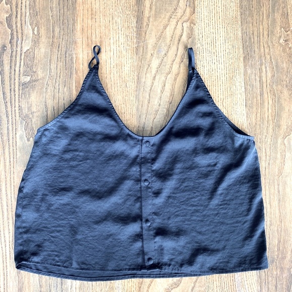 twik Tops - Twik silk-like cropped cami